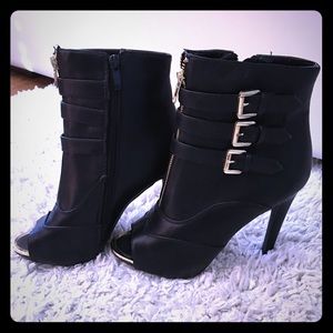 Super cute booties!!!